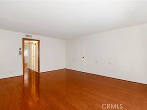 5403 Newcastle Avenue 28, Encino (los Angeles) CA 91316