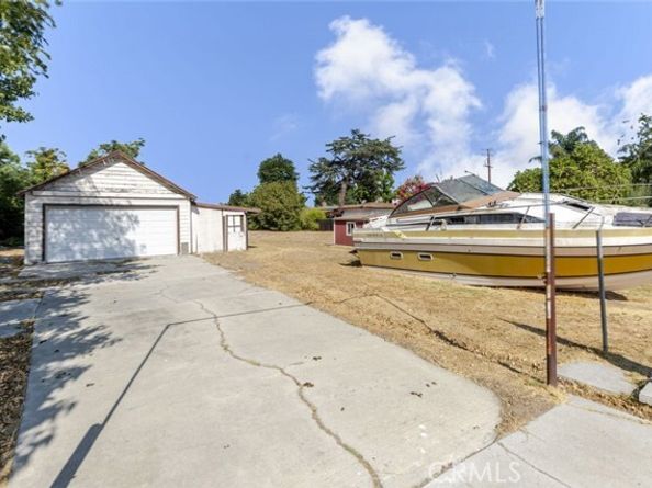 1123 S Walnut Avenue, West Covina CA 91790
