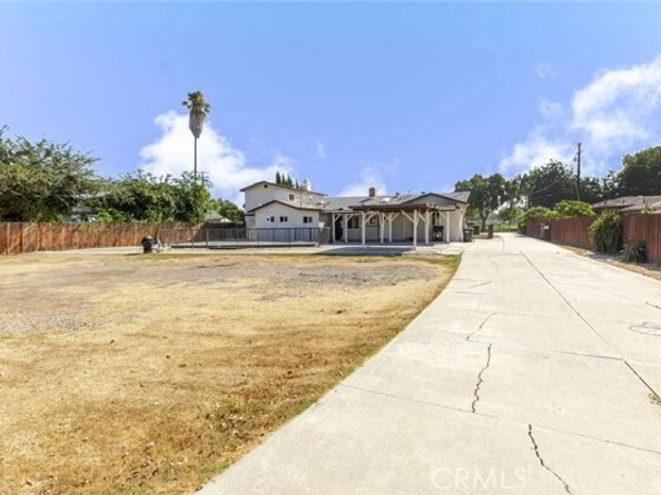 1123 S Walnut Avenue, West Covina CA 91790