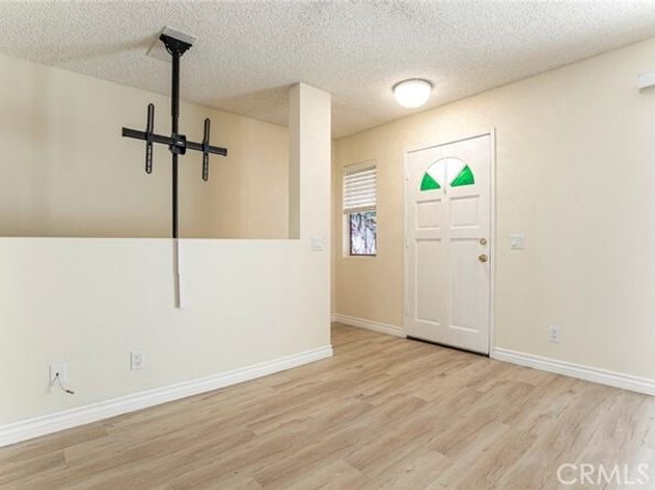 12411 Osborne Street 114, Pacoima (los Angeles) CA 91331