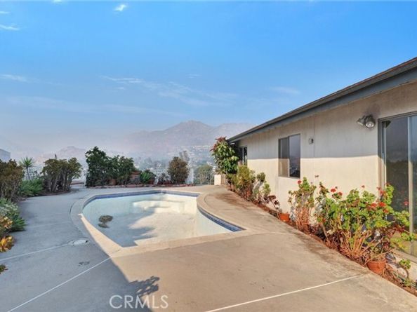 8720 Mulberry Drive, Sunland (los Angeles) CA 91040