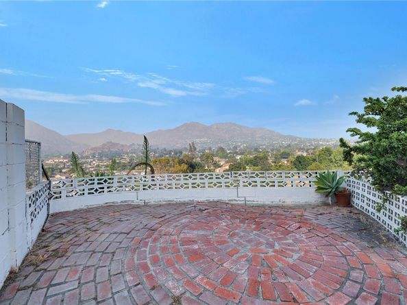 8720 Mulberry Drive, Sunland (los Angeles) CA 91040