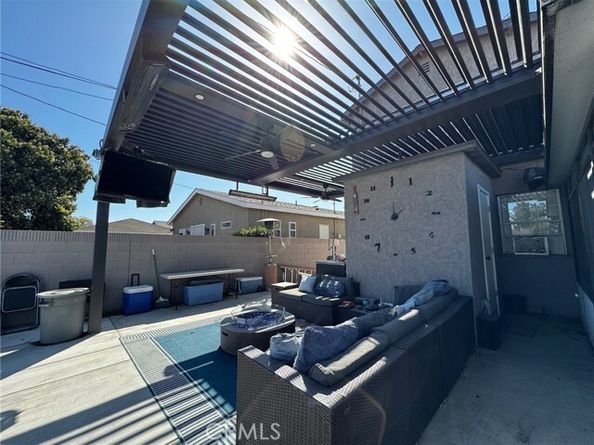 9410 S 4th Avenue, Inglewood CA 90305