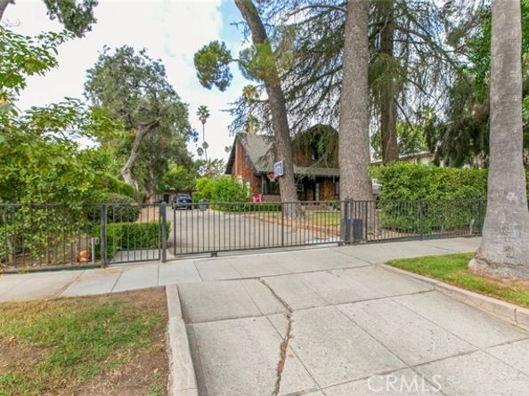 597 N Hill Avenue, Pasadena CA 91106