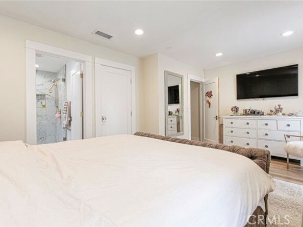 597 N Hill Avenue, Pasadena CA 91106