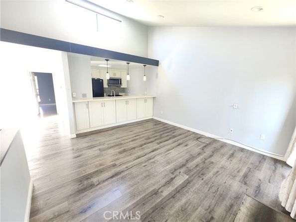 11107 Arminta Street 22, Sun Valley (los Angeles) CA 91352
