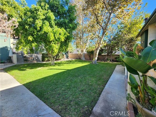 11107 Arminta Street 22, Sun Valley (los Angeles) CA 91352
