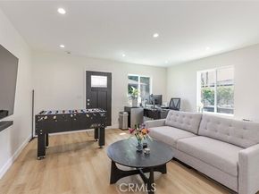 11484 Erwin Street, North Hollywood (los Angeles) CA 91606