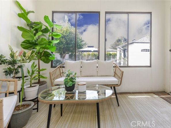 11484 Erwin Street, North Hollywood (los Angeles) CA 91606