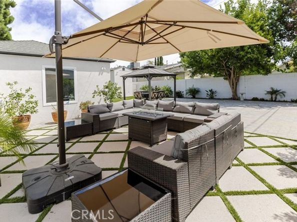11484 Erwin Street, North Hollywood (los Angeles) CA 91606