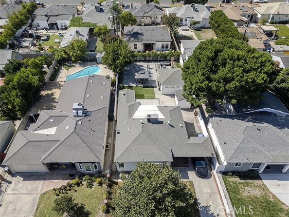 11484 Erwin Street, North Hollywood (los Angeles) CA 91606
