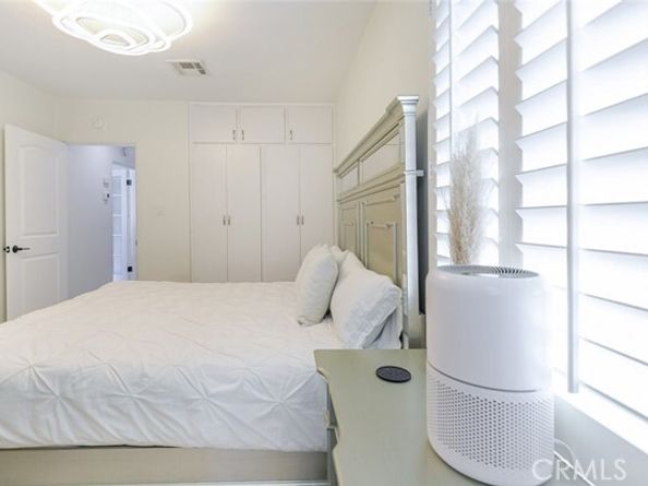 11484 Erwin Street, North Hollywood (los Angeles) CA 91606