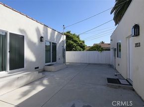 2131 S Cloverdale, Los Angeles CA 90016