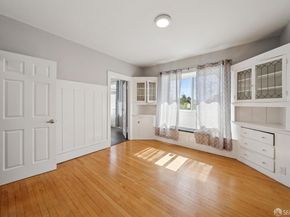 2732 Parker Street, Berkeley CA 94704