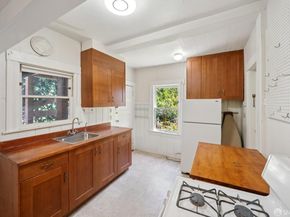 2732 Parker Street, Berkeley CA 94704
