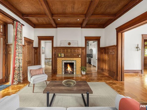 31-33 Hamilton Avenue, Weehawken NJ 07086