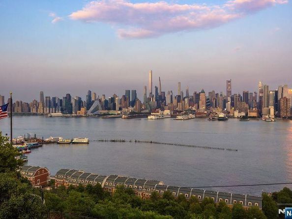 31-33 Hamilton Avenue, Weehawken NJ 07086