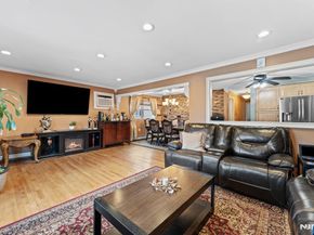 17 Acorn Road, Secaucus NJ 07094