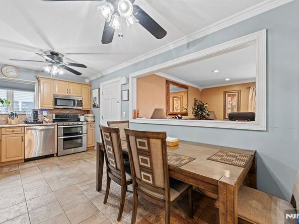 17 Acorn Road, Secaucus NJ 07094