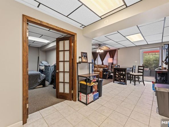 17 Acorn Road, Secaucus NJ 07094