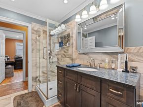 17 Acorn Road, Secaucus NJ 07094