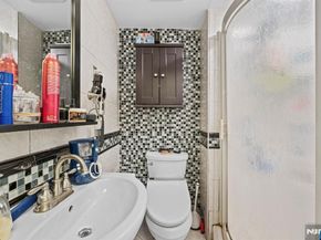 17 Acorn Road, Secaucus NJ 07094