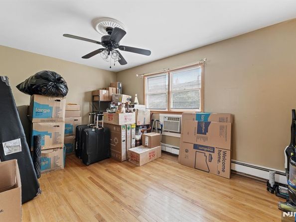 17 Acorn Road, Secaucus NJ 07094