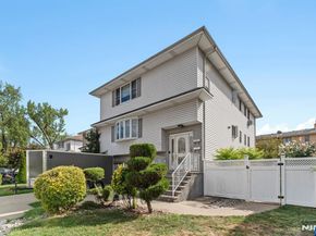 17 Acorn Road, Secaucus NJ 07094