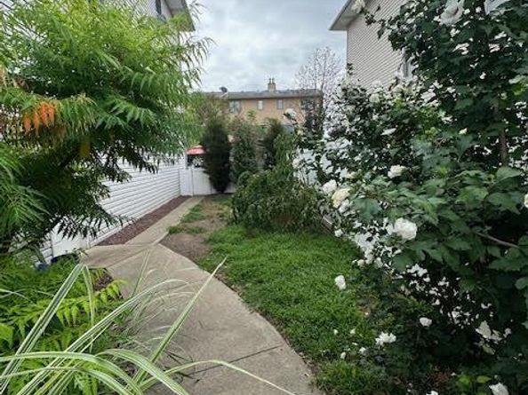 17 Acorn Road, Secaucus NJ 07094