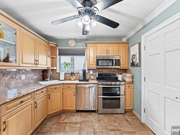 17 Acorn Road, Secaucus NJ 07094
