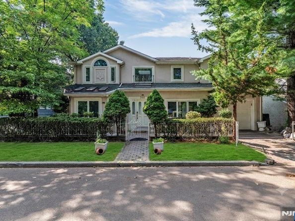 703 Stewart Street, Ridgefield NJ 07657