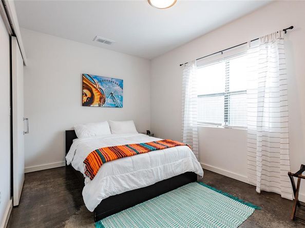 500  1st Avenue , Dallas Texas 75226