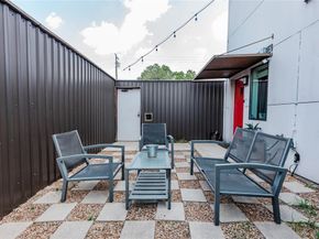 500  1st Avenue , Dallas Texas 75226