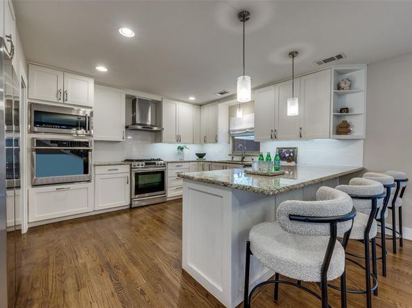 3889  Davila Drive , Dallas Texas 75220