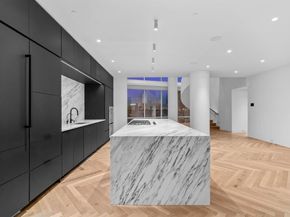 2430  Victory Park Lane  2509, Dallas Texas 75219