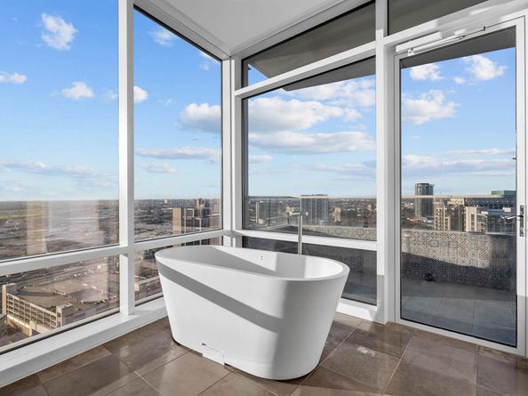 2430  Victory Park Lane  2509, Dallas Texas 75219