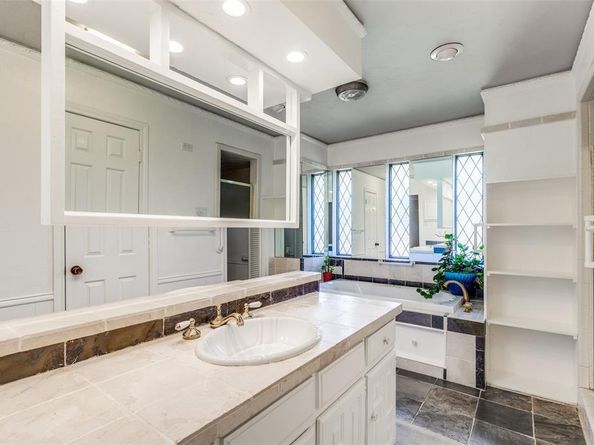 2805  Staffordshire Drive , Carrollton Texas 75007