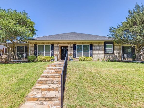 2805  Staffordshire Drive , Carrollton Texas 75007