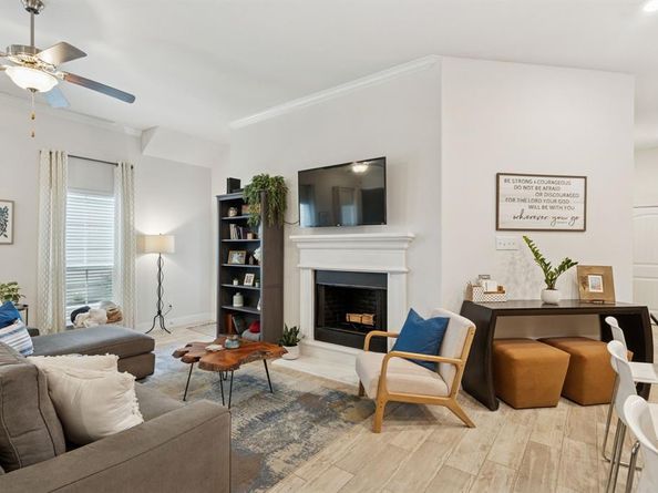 3504  Peterborough Mews , Dallas Texas 75236