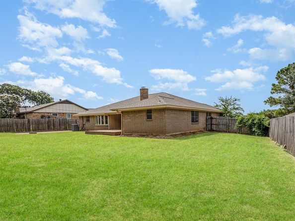 712  Springhill Drive , Hurst Texas 76054