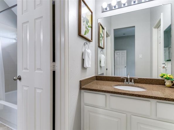 869  Winchester Drive , Lewisville Texas 75056