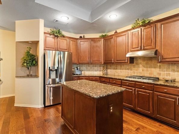 6321  Cobblestone Lane , Arlington Texas 76001
