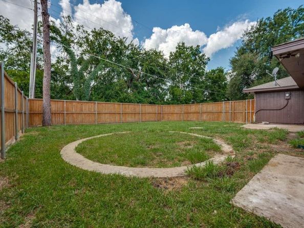 1044  Peach Lane , DeSoto Texas 75115