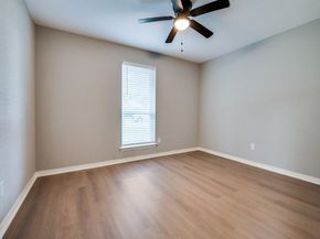 1044  Peach Lane , DeSoto Texas 75115