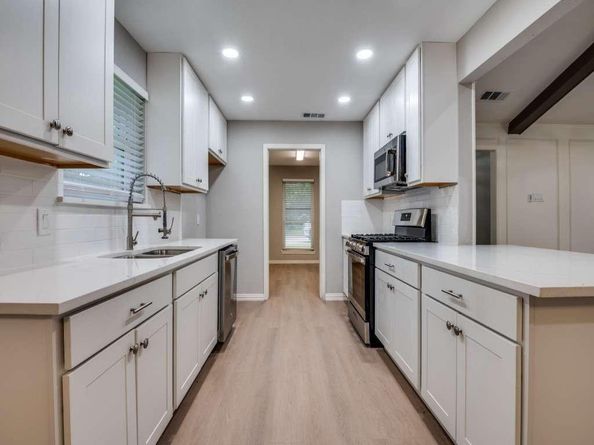 1044  Peach Lane , DeSoto Texas 75115