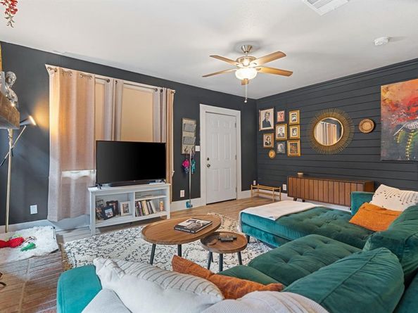 1120 E Terrell Avenue , Fort Worth Texas 76104
