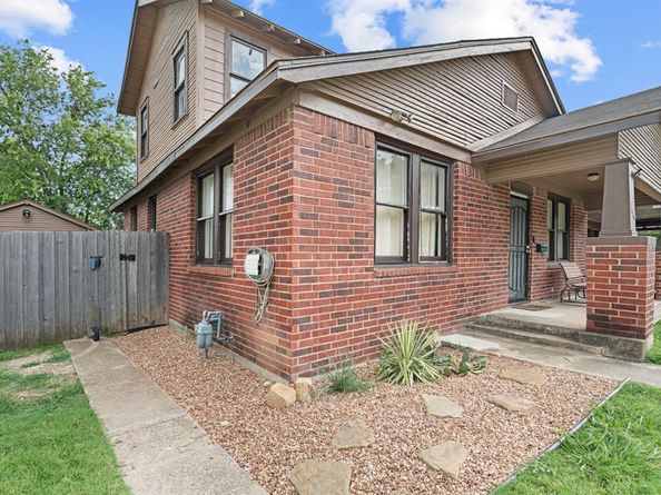 1120 E Terrell Avenue , Fort Worth Texas 76104