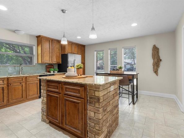 2016  Pembrooke Place , Denton Texas 76205