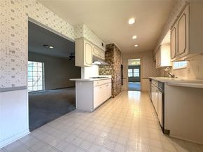 10016  Clearmeadow Drive , Dallas Texas 75238