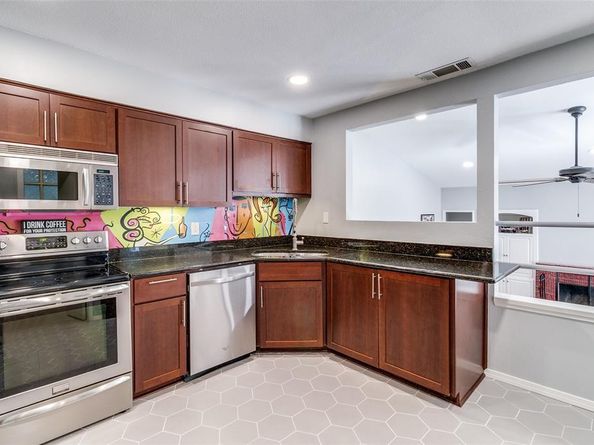 6119  Summer Creek Circle , Dallas Texas 75231